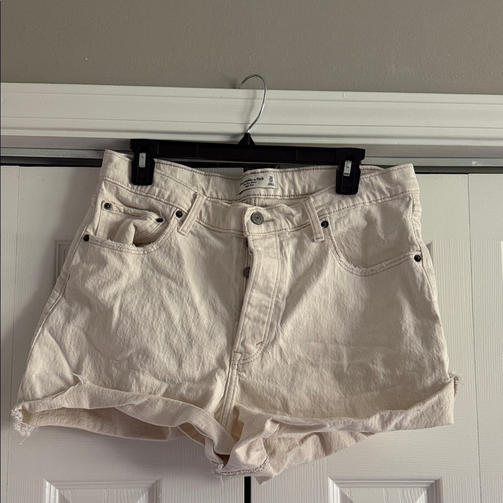 Abercrombie & Fitch the dad shorts High-Rise White Denim Shorts